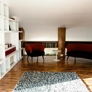 https://villa-magnolie.it-lombardy.com